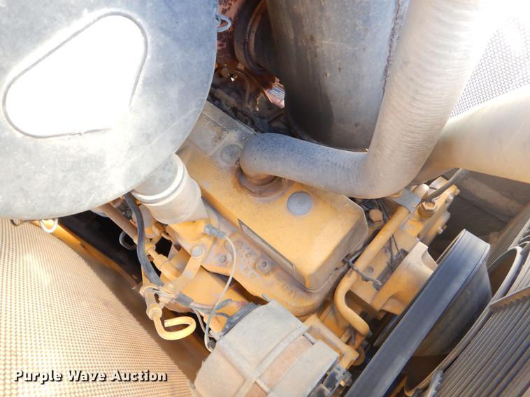 image for item EW9674 2001 John Deere 550H dozer