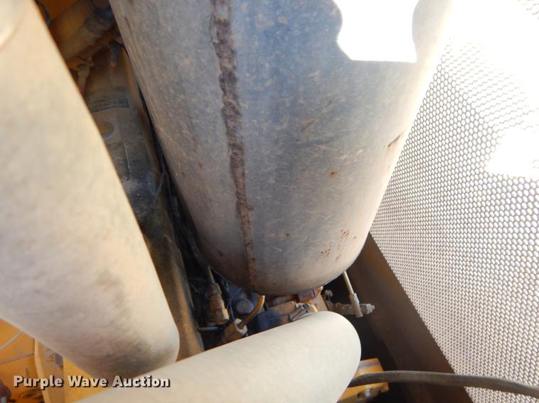 image for item EW9674 2001 John Deere 550H dozer