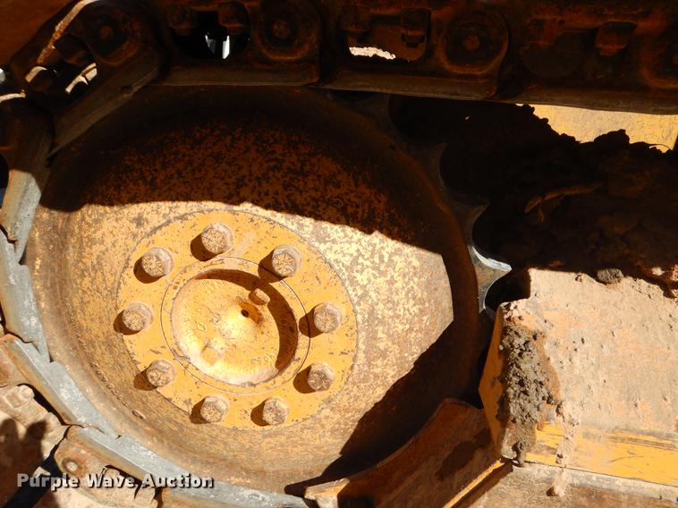 image for item EW9674 2001 John Deere 550H dozer