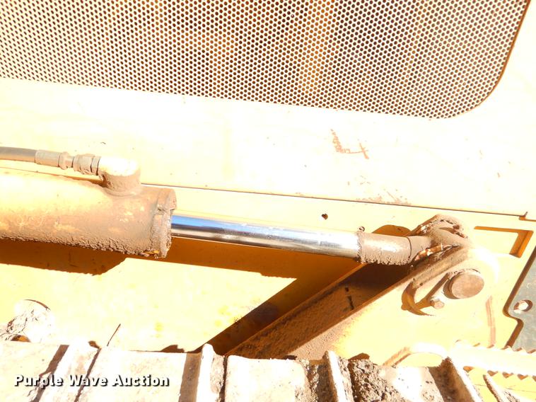 image for item EW9674 2001 John Deere 550H dozer