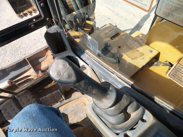 image for item FE9543 2006 Case CX80 mini excavator