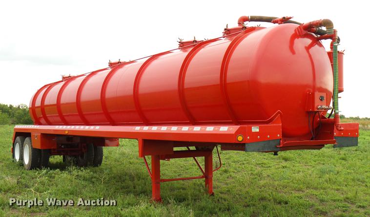 image for item FE9544 2014 Dragon 150BBL vacuum tank trailer