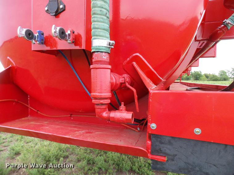 image for item FE9544 2014 Dragon 150BBL vacuum tank trailer
