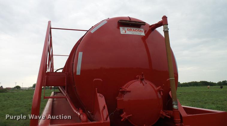 image for item FE9544 2014 Dragon 150BBL vacuum tank trailer