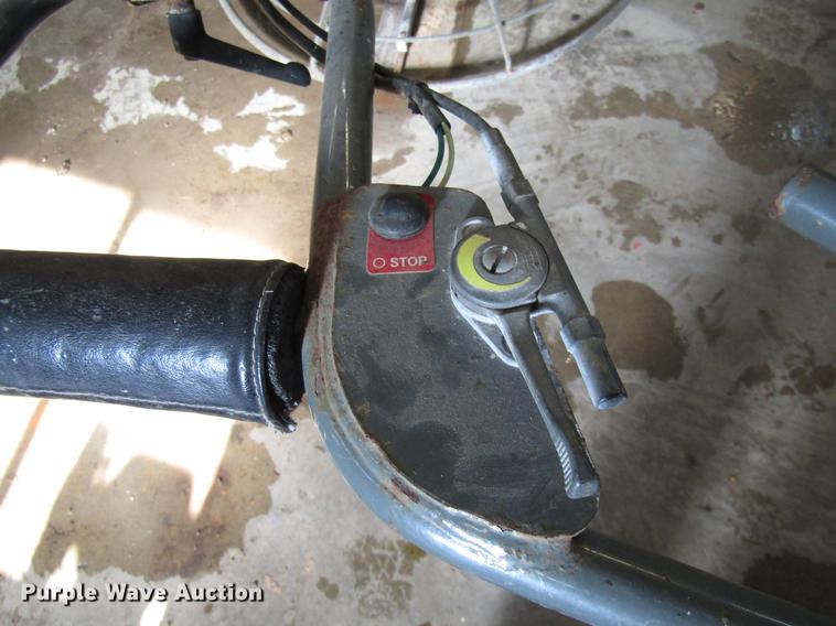 image for item FI9524 2014 Wacker Neuson CT48-8A power trowel