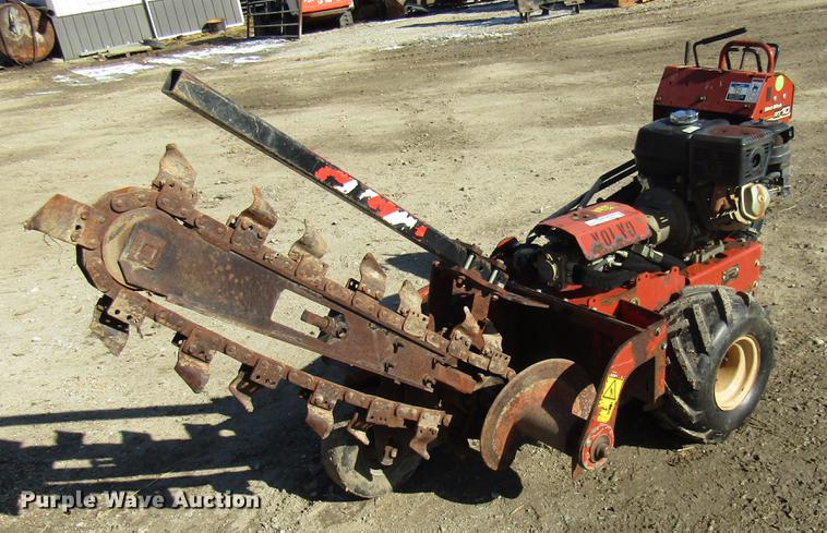 image for item FI9525 2011 Ditch Witch RT10 trencher