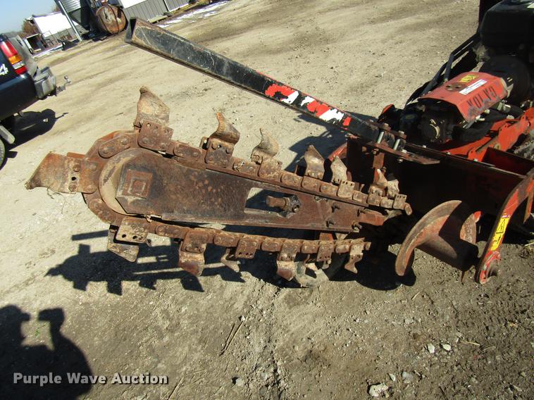 image for item FI9525 2011 Ditch Witch RT10 trencher