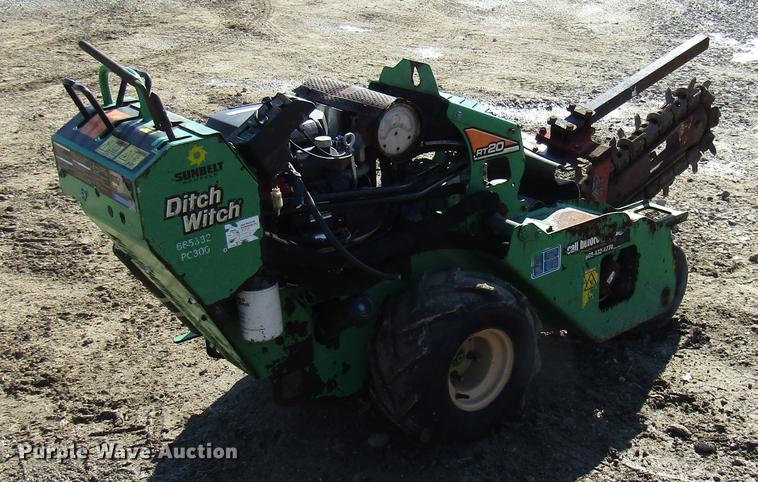 image for item FI9526 2014 Ditch Witch RT20 trencher