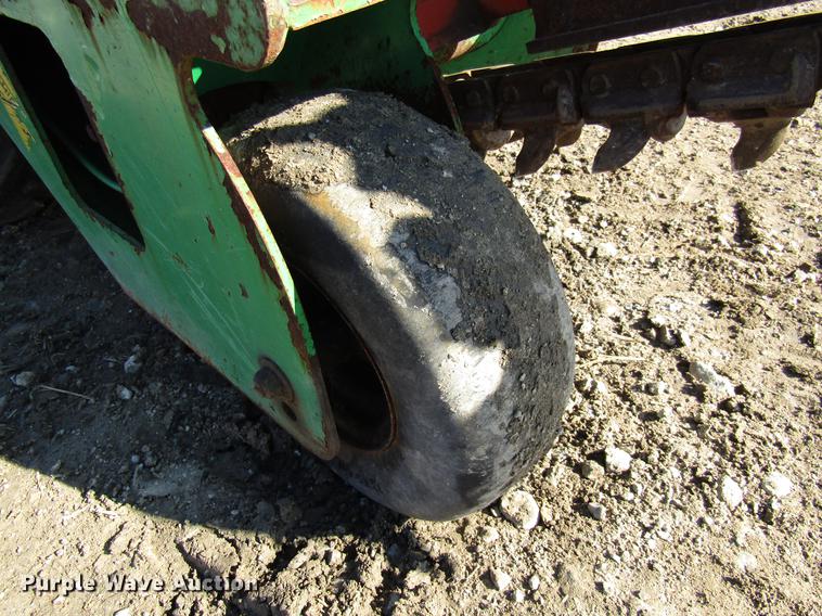 image for item FI9526 2014 Ditch Witch RT20 trencher