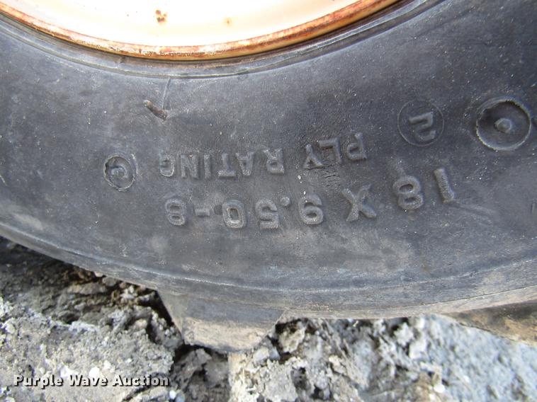 image for item FI9526 2014 Ditch Witch RT20 trencher