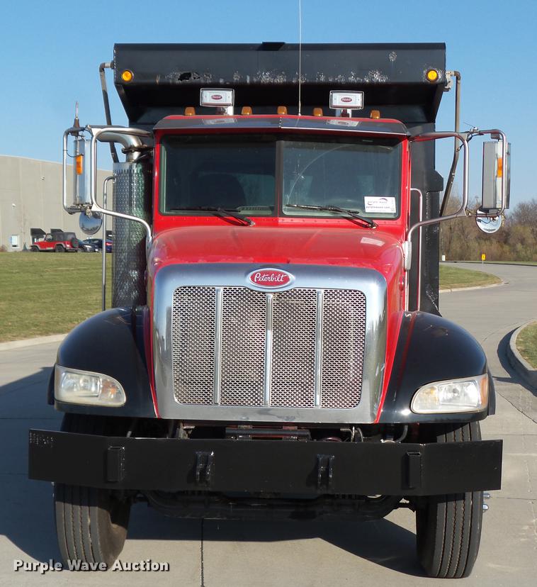 image for item L5727 2007 Peterbilt 335 dump truck