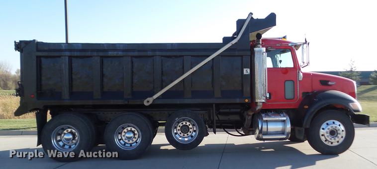 image for item L5727 2007 Peterbilt 335 dump truck