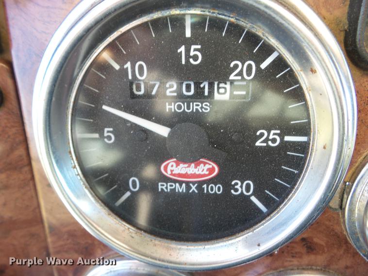 image for item L5727 2007 Peterbilt 335 dump truck