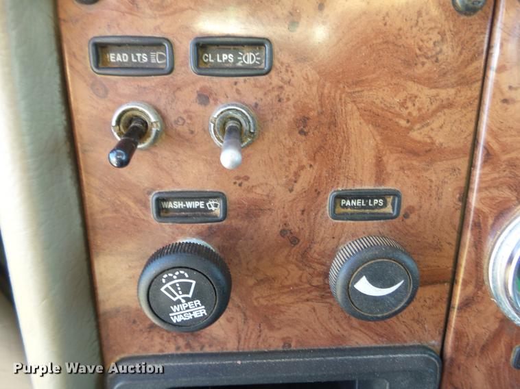 image for item L5727 2007 Peterbilt 335 dump truck