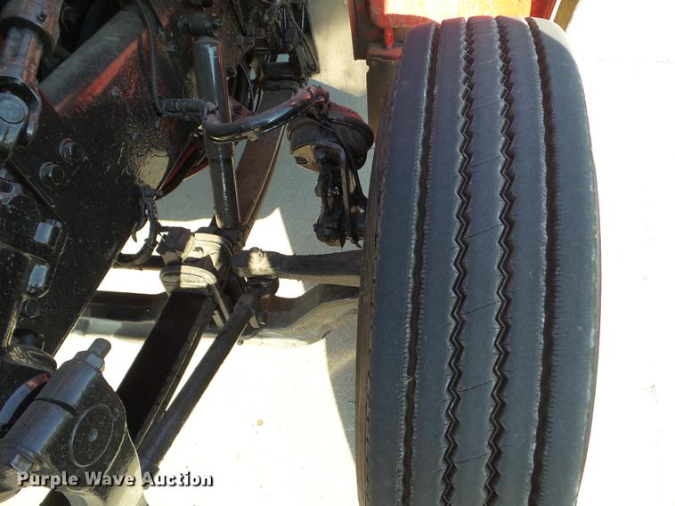 image for item L5727 2007 Peterbilt 335 dump truck