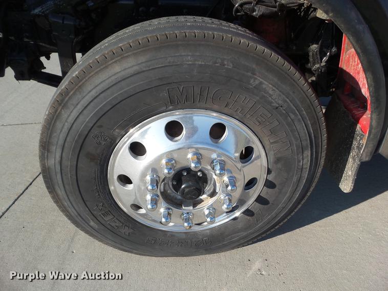 image for item L5727 2007 Peterbilt 335 dump truck