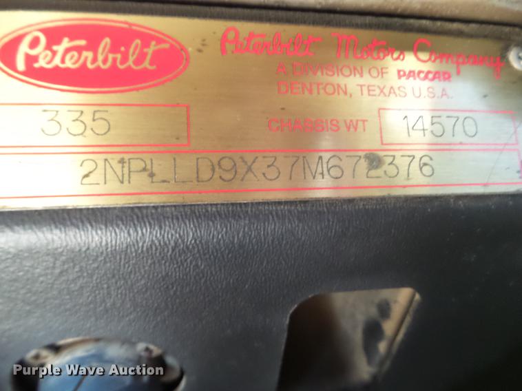 image for item L5727 2007 Peterbilt 335 dump truck