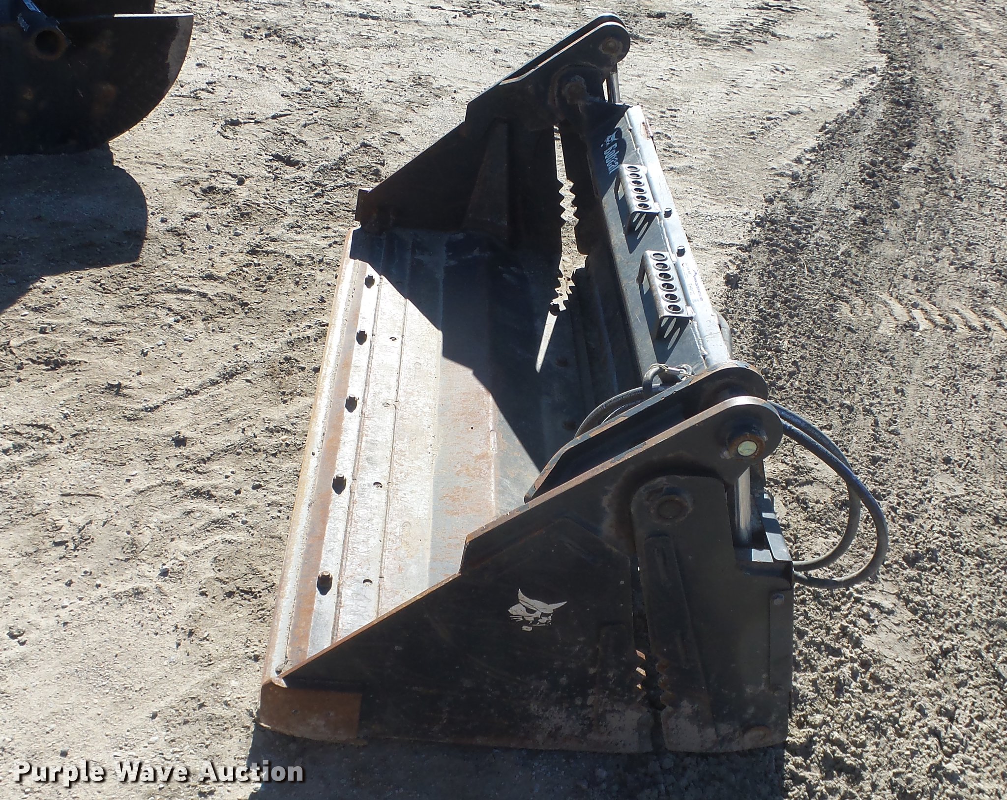 2012 Bobcat ComboBkt68 skid steer combination bucket in Wichita, KS