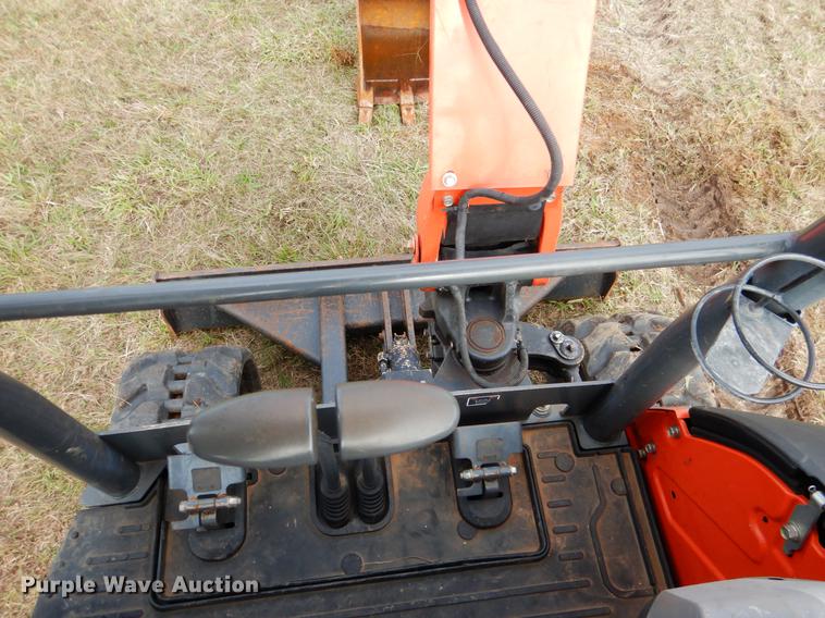 image for item DF2049 2014 Kubota U25 mini excavator