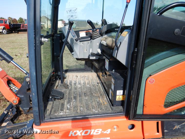 image for item DF2051 2016 Kubota KX018-4 mini excavator