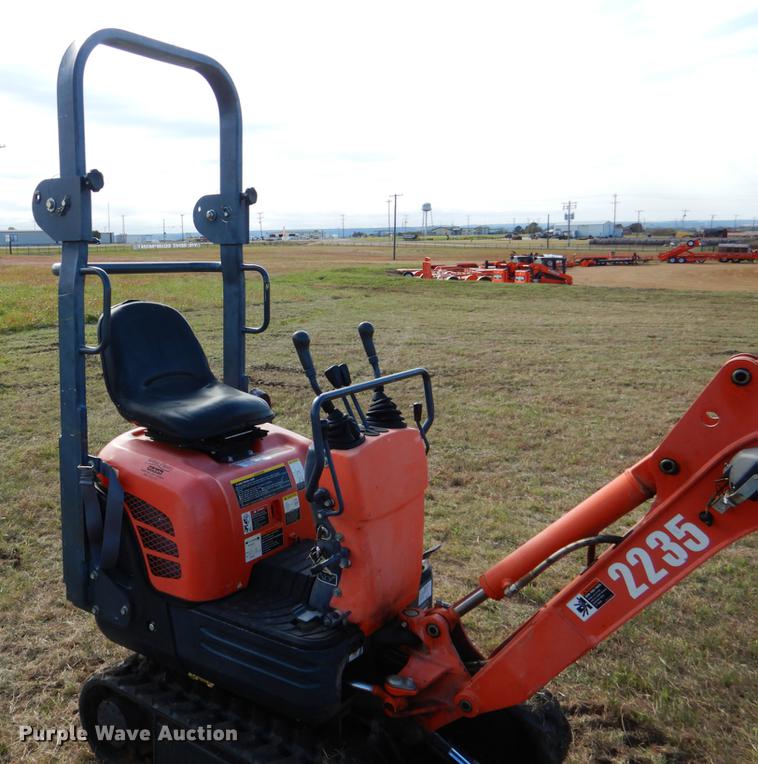 image for item DF2052 2014 Kubota K008-3 mini excavator
