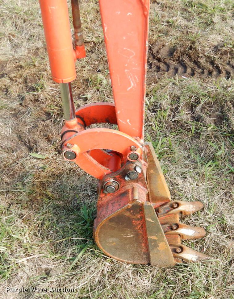 image for item DF2052 2014 Kubota K008-3 mini excavator