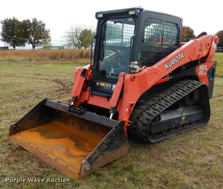 image for item DF2054 2016 Kubota SVL95-2S skid steer