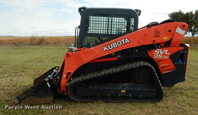 image for item DF2054 2016 Kubota SVL95-2S skid steer