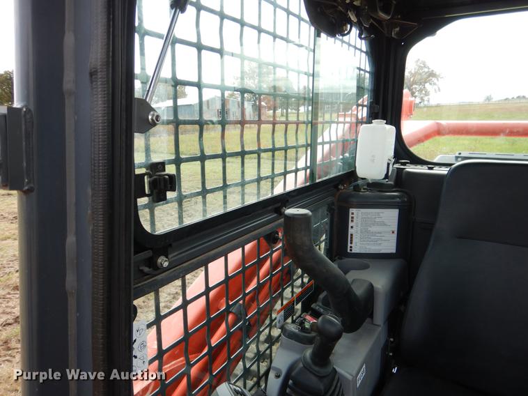 image for item DF2054 2016 Kubota SVL95-2S skid steer