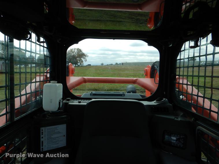 image for item DF2054 2016 Kubota SVL95-2S skid steer