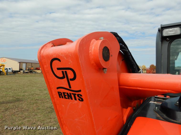 image for item DF2054 2016 Kubota SVL95-2S skid steer