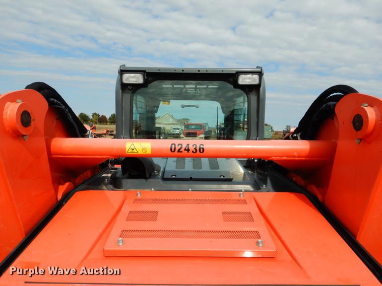 image for item DF2054 2016 Kubota SVL95-2S skid steer