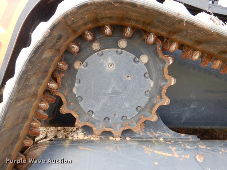 image for item DF2054 2016 Kubota SVL95-2S skid steer