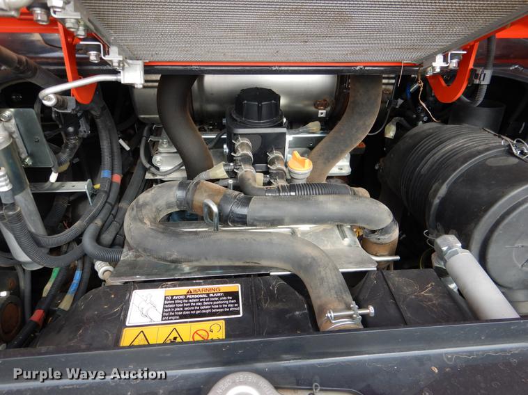 image for item DF2054 2016 Kubota SVL95-2S skid steer