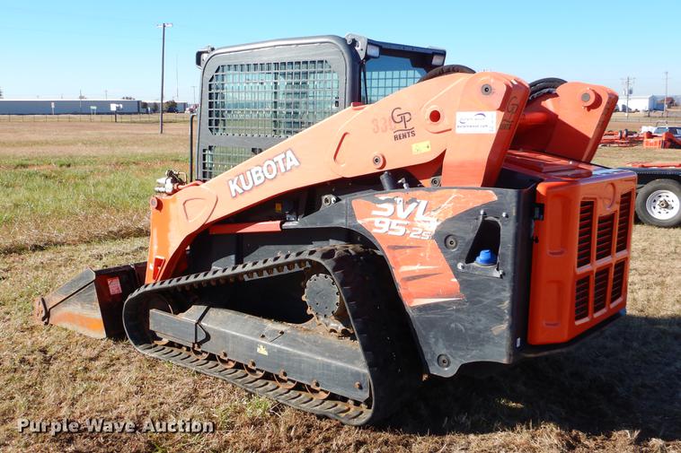 image for item DF2055 2016 Kubota SVL95-2S skid steer