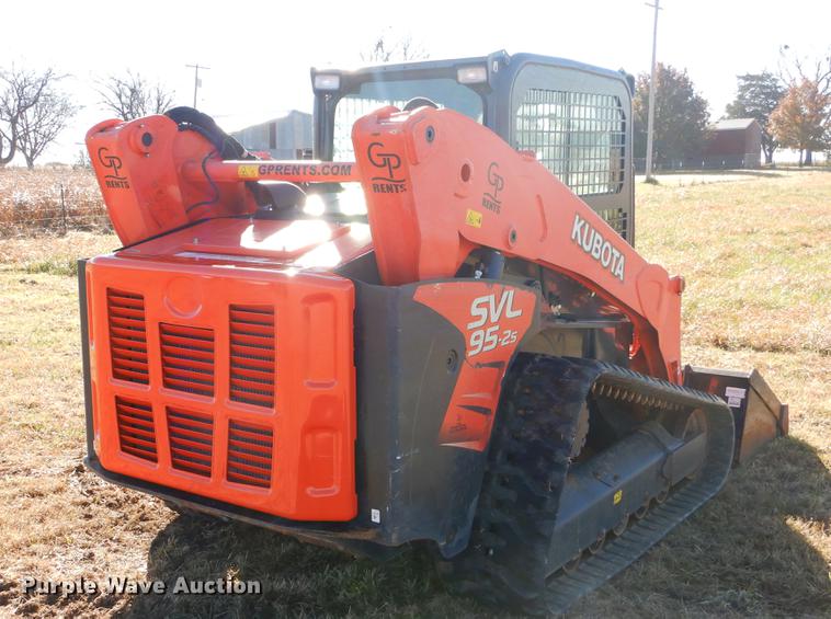 image for item DF2055 2016 Kubota SVL95-2S skid steer