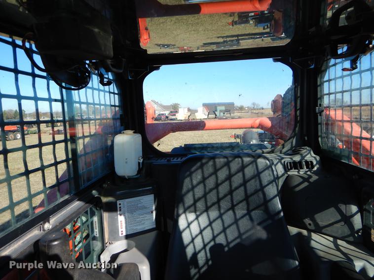 image for item DF2055 2016 Kubota SVL95-2S skid steer