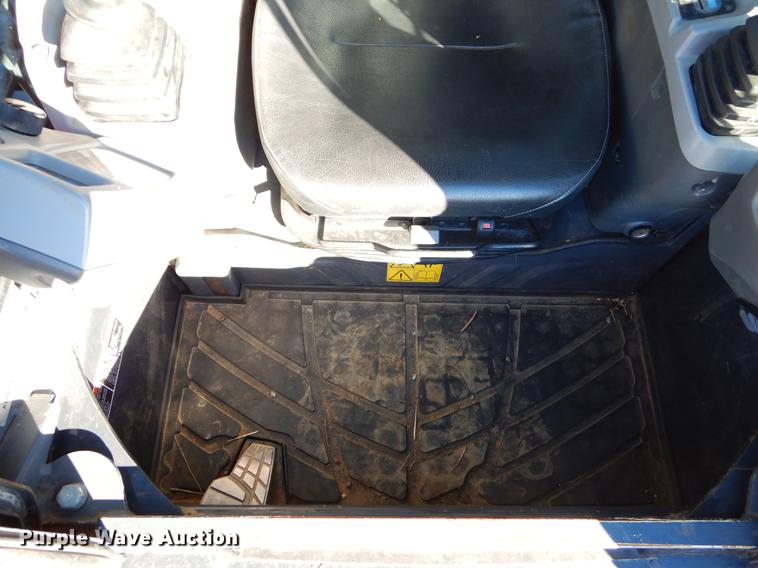 image for item DF2055 2016 Kubota SVL95-2S skid steer