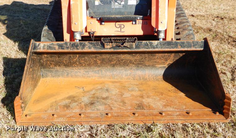 image for item DF2055 2016 Kubota SVL95-2S skid steer