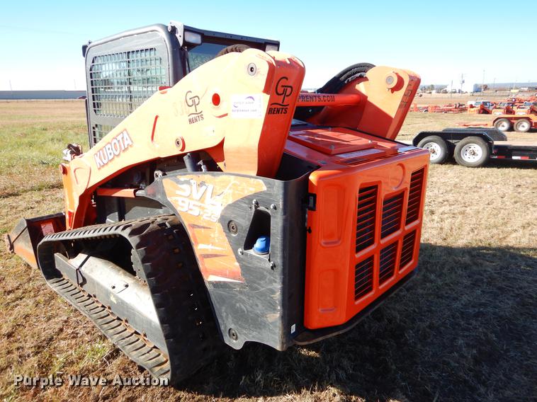 image for item DF2055 2016 Kubota SVL95-2S skid steer