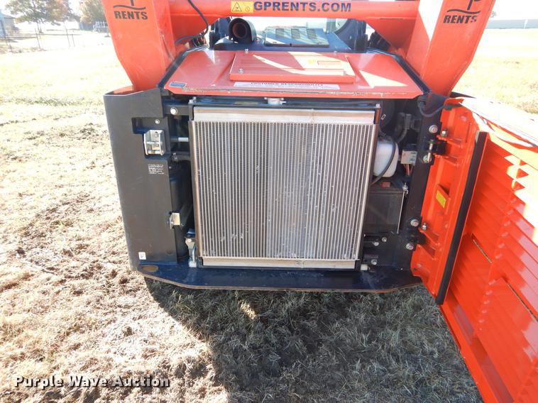 image for item DF2055 2016 Kubota SVL95-2S skid steer