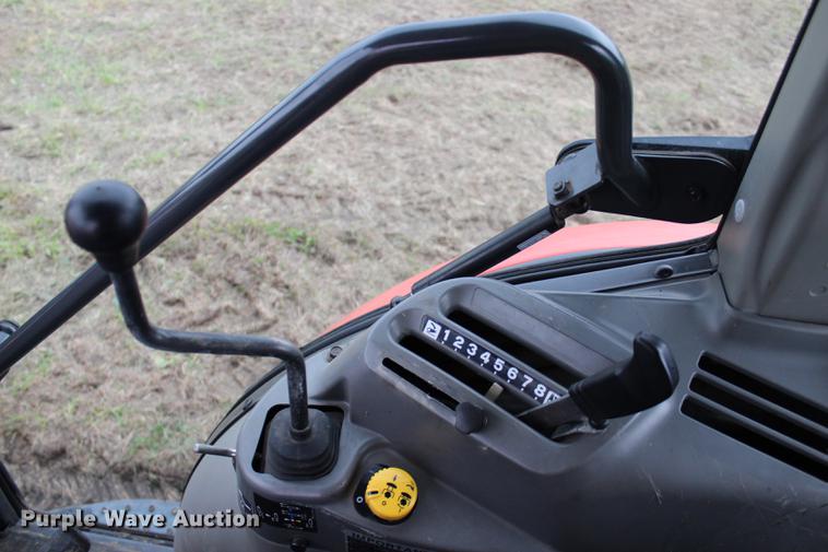image for item DF2060 2011 Kubota L3240 tractor