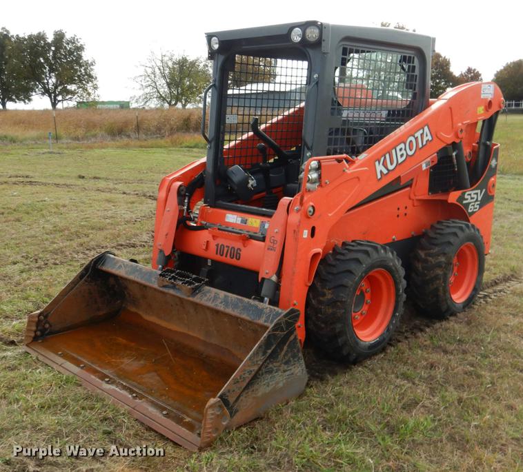 image for item DF2062 2017 Kubota SSV65 skid steer