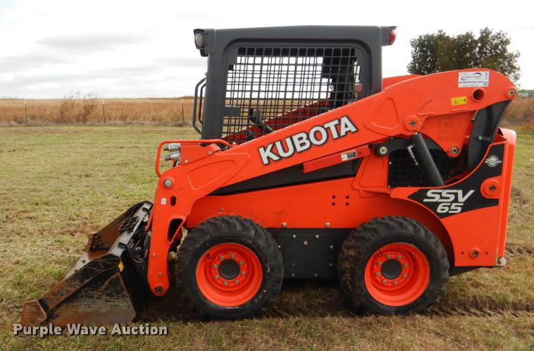 image for item DF2062 2017 Kubota SSV65 skid steer