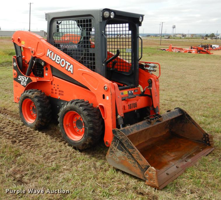 image for item DF2062 2017 Kubota SSV65 skid steer
