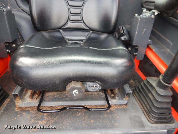 image for item DF2062 2017 Kubota SSV65 skid steer