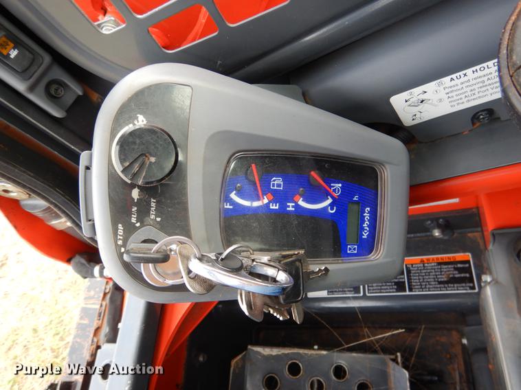image for item DF2062 2017 Kubota SSV65 skid steer
