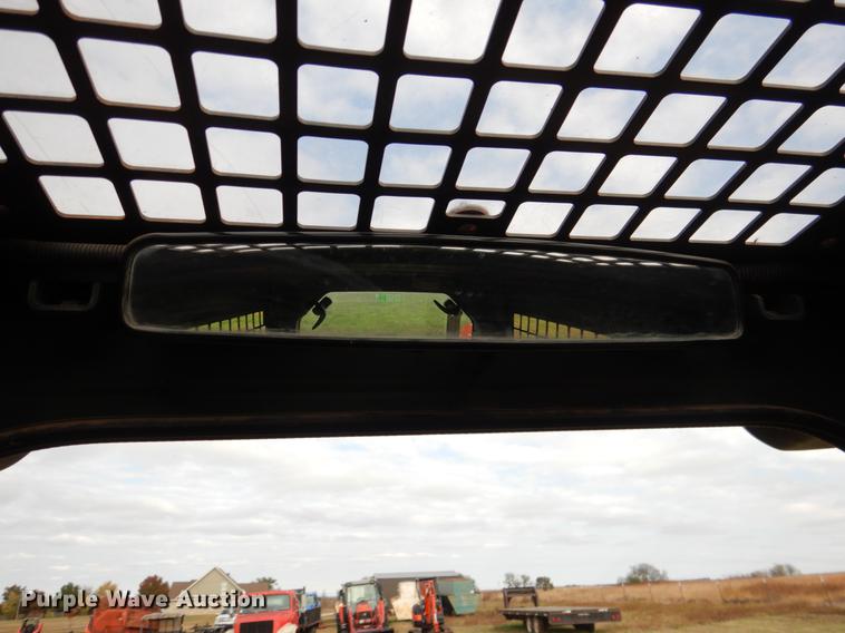 image for item DF2062 2017 Kubota SSV65 skid steer