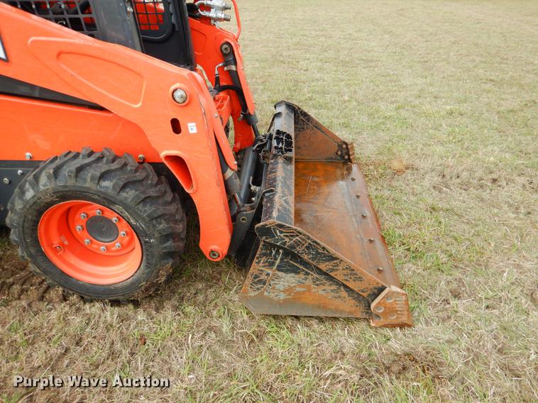 image for item DF2062 2017 Kubota SSV65 skid steer