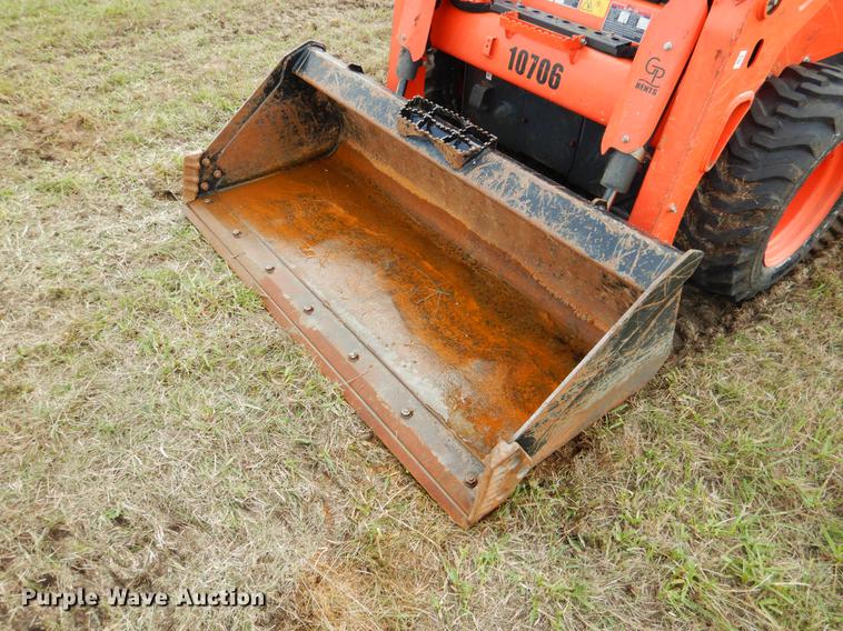 image for item DF2062 2017 Kubota SSV65 skid steer